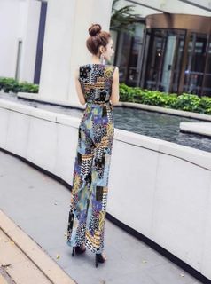 No. 3 - Jumpsuit Họa Tiết Hoa Cổ Chữ VCBVH051522SLU - 4