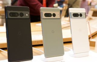 No. 3 - Điện thoại Google Pixel 7 - 4