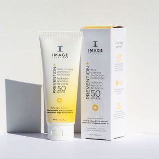 No. 2 - Kem Chống Nắng Phổ Rộng Image Prevention Daily SPF 50Prevention Daily Ultimate Moisturizer - 4