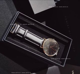 No. 1 - Đồng Hồ DW Classic SheffieldDW00100053 - 4