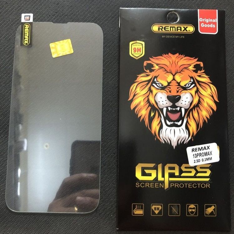 No. 8 - Kính Cường Lực iPhone REMAX - 3
