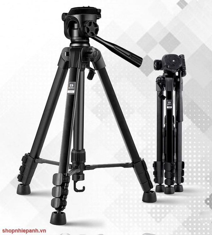 No. 4 - Tripod Benro T890 - 1